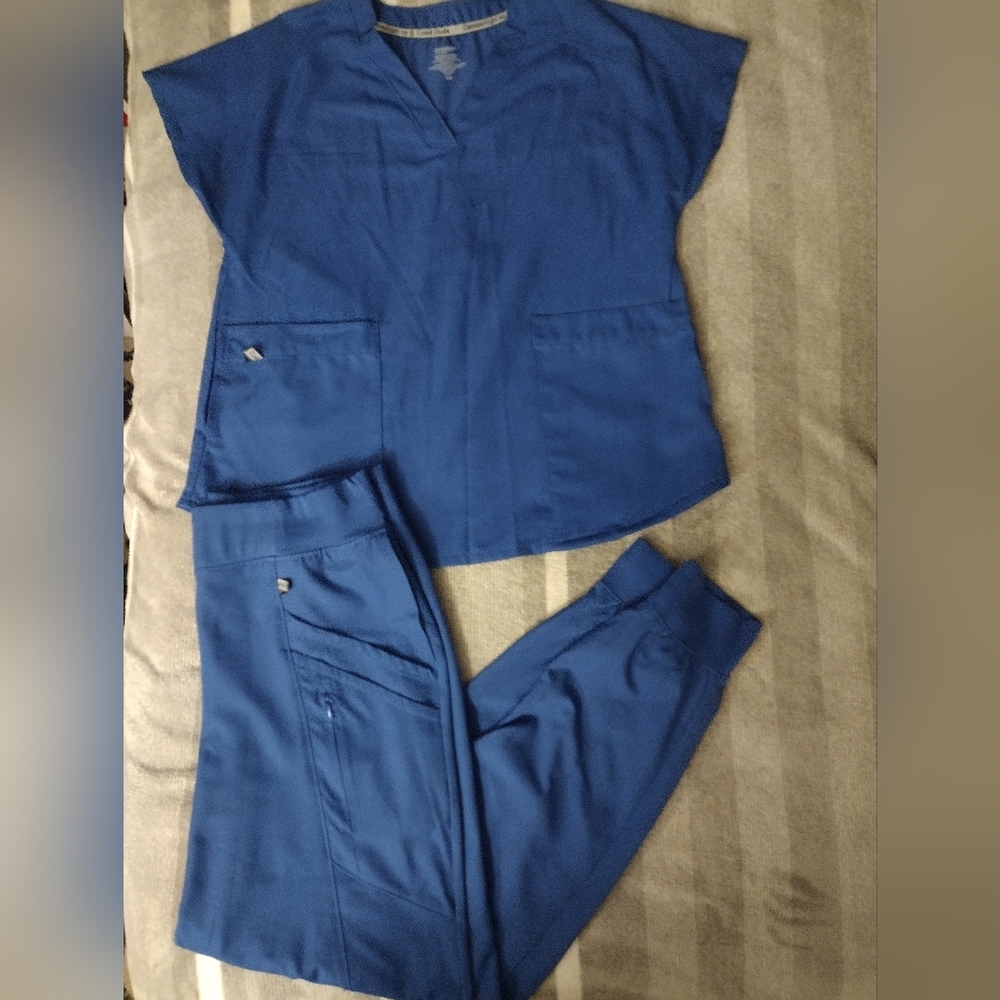 Scrub set- small top (fits like a medium), medium jogger pants